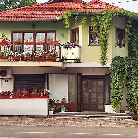 Апартаменти Apartman Hujic Біхач Екстер'єр фото