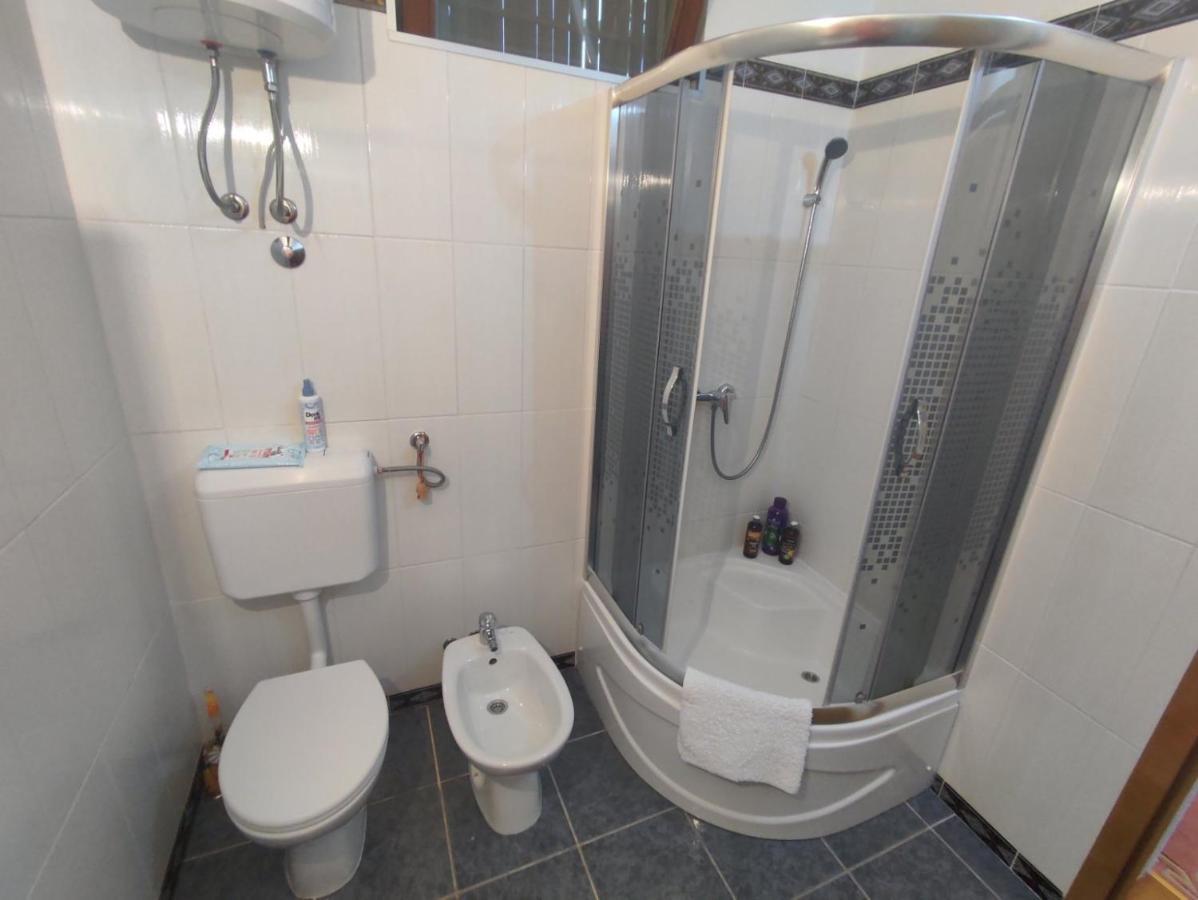 Апартаменти Apartman Hujic Біхач Екстер'єр фото